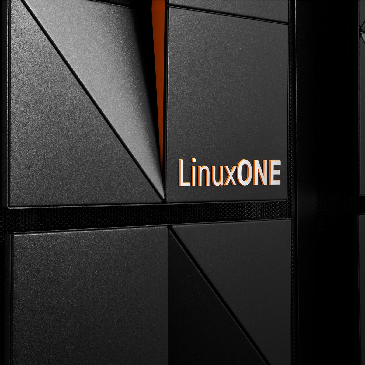 لینوکس در LinuxONE