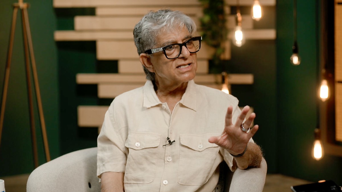 چگونه می توان در هنگام قله های استرس با Deepak Chopra متمرکز شد